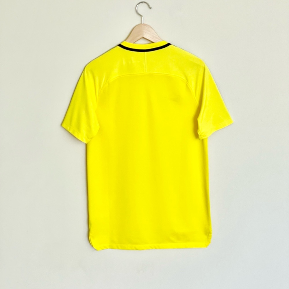 NEW Nike Tottenham Hotspur Yellow Dri-Fit Training Jersey Men’s size Medium - Picture 8 of 10